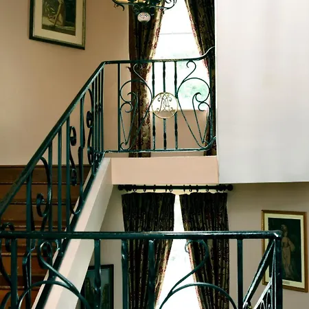 Leenane Hotel 3*